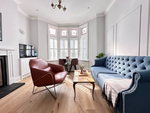 The Pontcanna Sapphire 2-Bed Haven