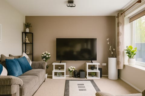 Comfortable Two-Bedroom Home in St. Dials, Cwmbran