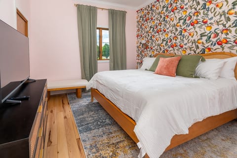 Peach Tree Inn Unit 3
