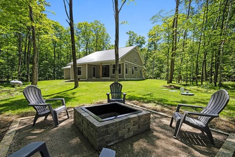 Central, Woodsy Escape W/ Fire Pit & Games