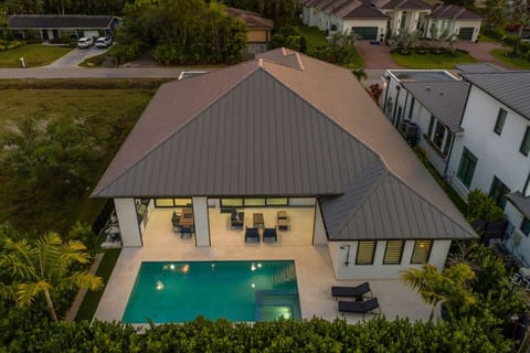 Morningside Luxury Escape | New Build | Pool & Spa