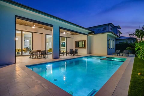 Morningside Luxury Escape | New Build | Pool & Spa