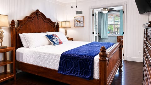 Primary king suite with a private office and en suite bath.