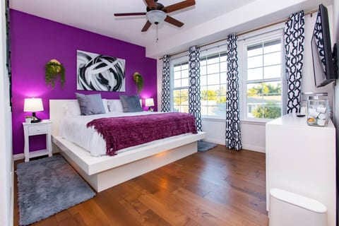 Hot Tub | Legoland & Carlsbad Beach | Sleeps 12