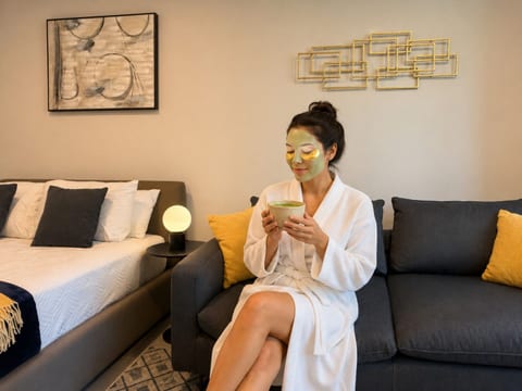 Downtown Miami Wellness Studio | Rooftop Pool+Spa