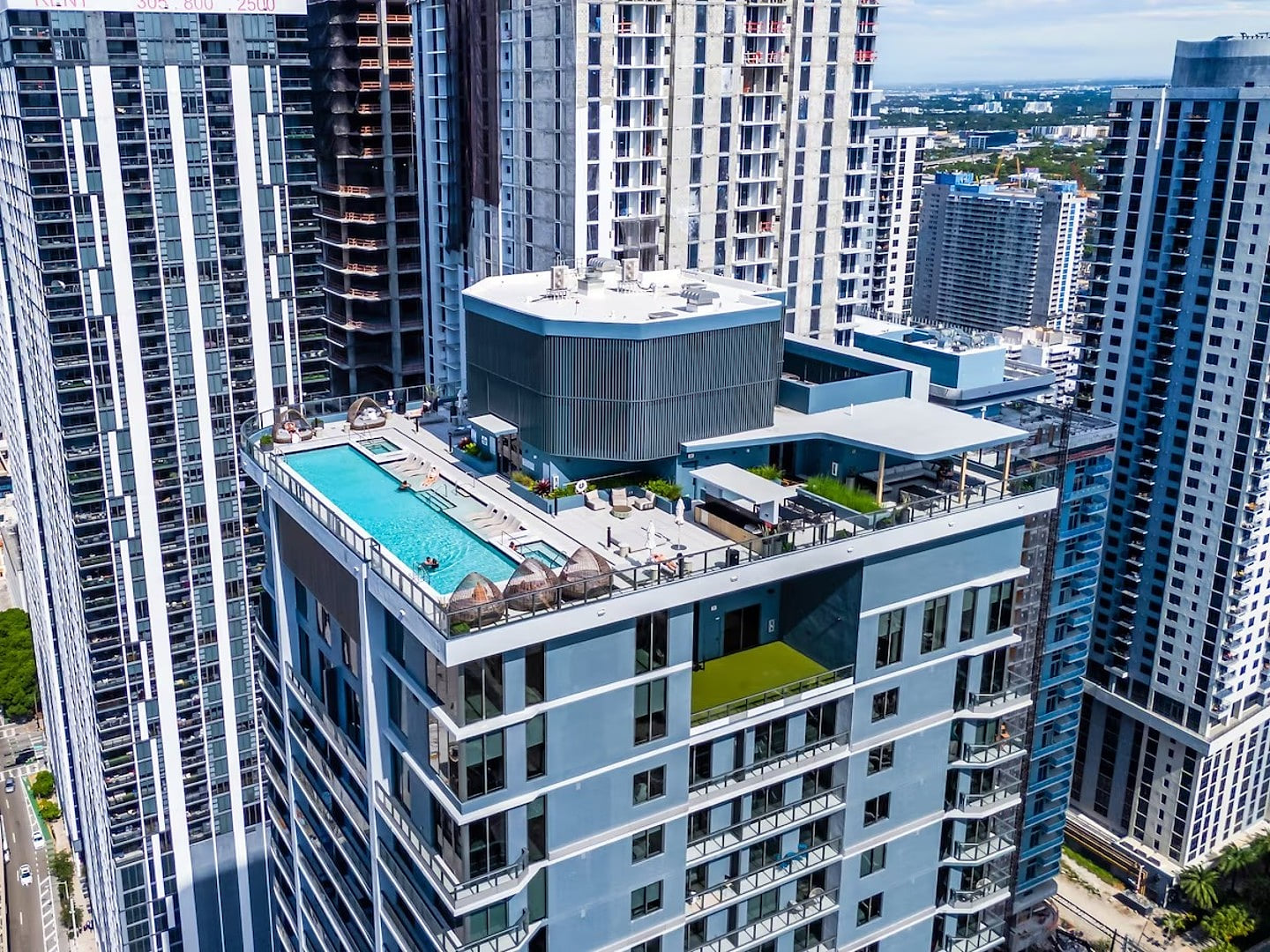 Wellness Studio in Downtown Miami | Rooftop Pool