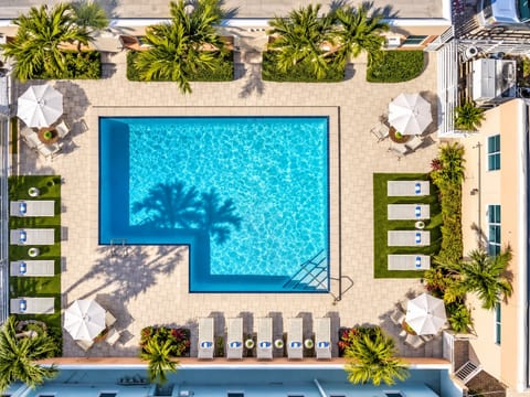 Stylish Beach Studio | Pool | Full Kitchen