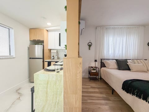 Elegant Retreat | Private entrance | Modern design