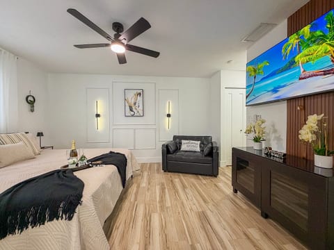 Elegant Retreat | Private entrance | Modern design