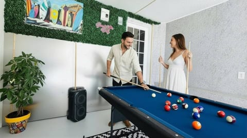 Fun and relaxation in one place: Enjoy a billiards area designed for unwinding, friendly competition, and great moments during your stay.