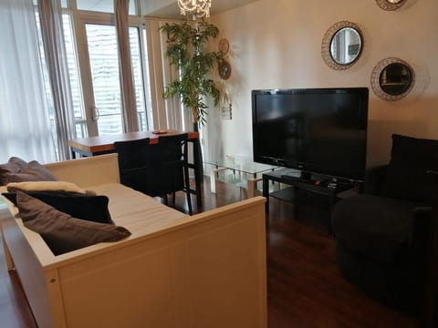 Modern Design 1 Bedroom Premier Condo