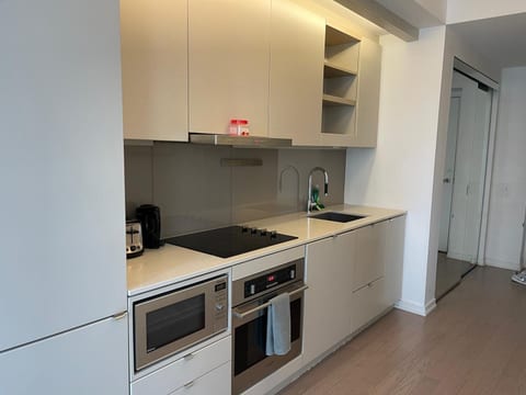 CN Tower Downtown Toronto Premier 1 Bedroom Condo