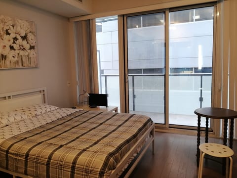 The Cozy Studio Entertainment Area Downtown Toronto CN Tower