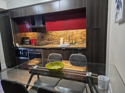 A Ultra Central Premier Condo Apartment Downtown Toronto