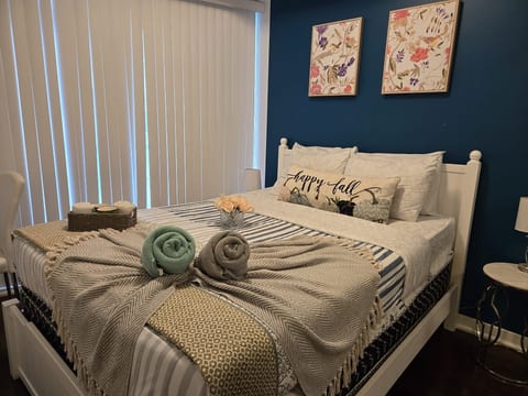 The Luxurious 3Bdr Condo Downtown Toronto CN Tower