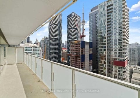 The Luxurious 3Bdr Condo Downtown Toronto CN Tower