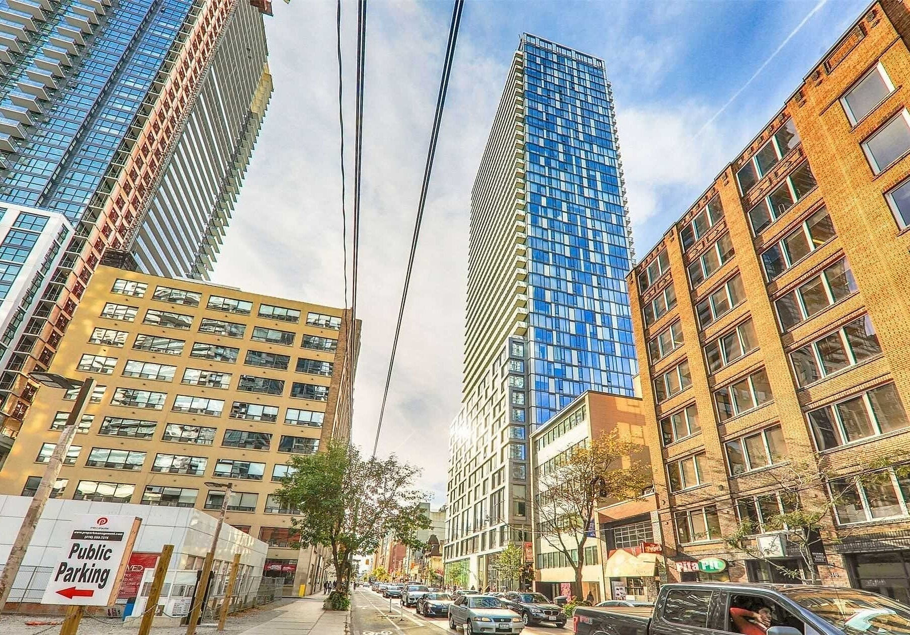 Town Flats Premier Studio Downtown Toronto