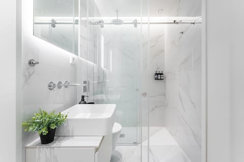 The Afurada Suite | Luxury Design in Gaia