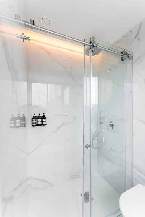 The Afurada Suite | Luxury Design in Gaia