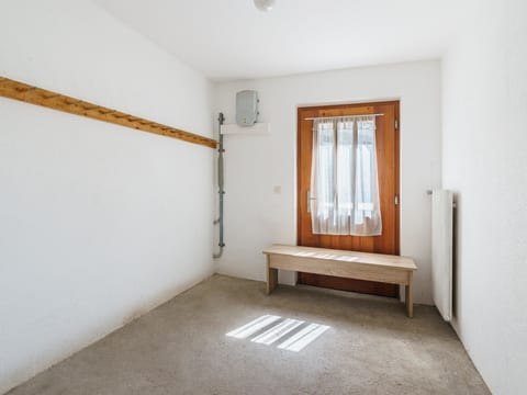 Apt #5