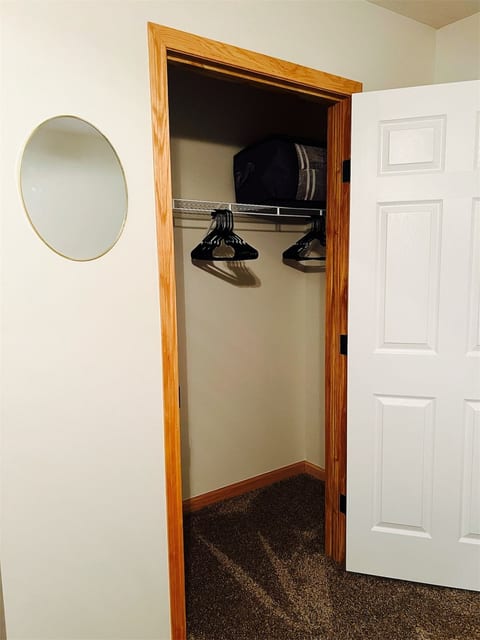 Spacious Jr Suite King Room/1Bath + Kitchenette image 8