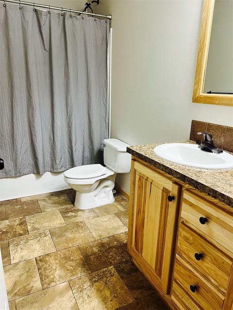 Bathroom A, next to bedroom A.