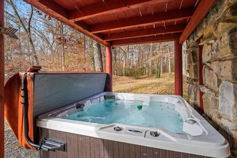 Log Cabin•Hottub•Sauna•16 acres•Near UTK, Smokies