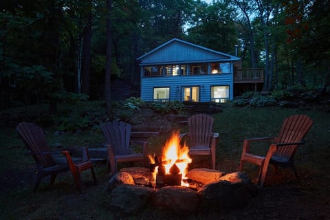Authentic 1930s Olde Muskoka Log Cottage image 2