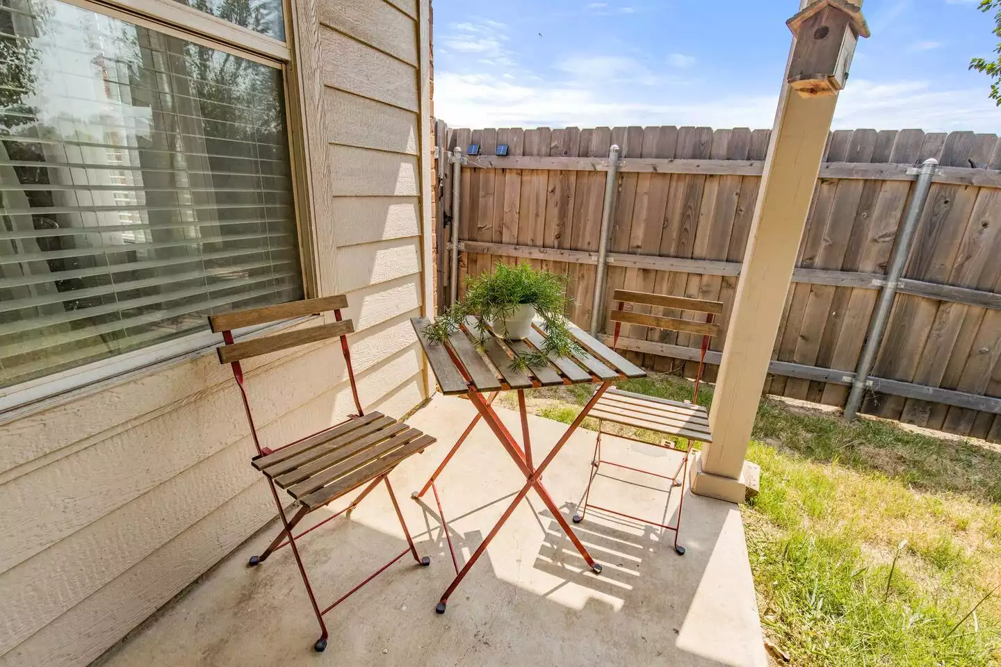 Our fully fenced backyard offers privacy for you to enjoy the outdoor beauty of Texas! Our fully fenced backyard offers privacy for you to enjoy the outdoor beauty of Texas! - The Birdhouse - Keller