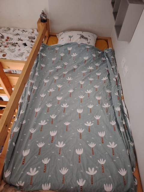 Peaceful Family Home, Steps from Beach