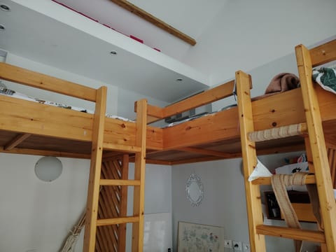Peaceful Family Home, Steps from Beach