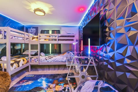 Star Wars and Harry Potter Villa with Pool -Hot Tub-Games