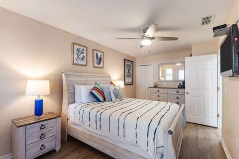 Pet-Friendly Villa w/ Wizard Room + New Kitchen
