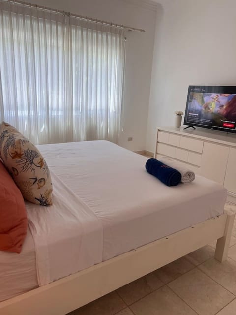 Beach Condo | 2 Pools | Walk to Beach, Bars & Eats