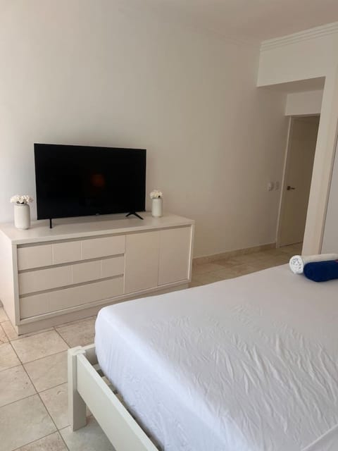 Beach Condo | 2 Pools | Walk to Beach, Bars & Eats