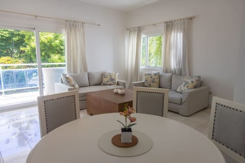 Beach Condo | 2 Pools | Walk to Beach, Bars & Eats