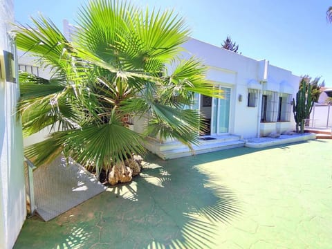 Event friendly Holiday Villa for large group image 3