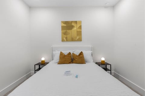 Modern 3BR w/ Private Baths & Garage | Downtown