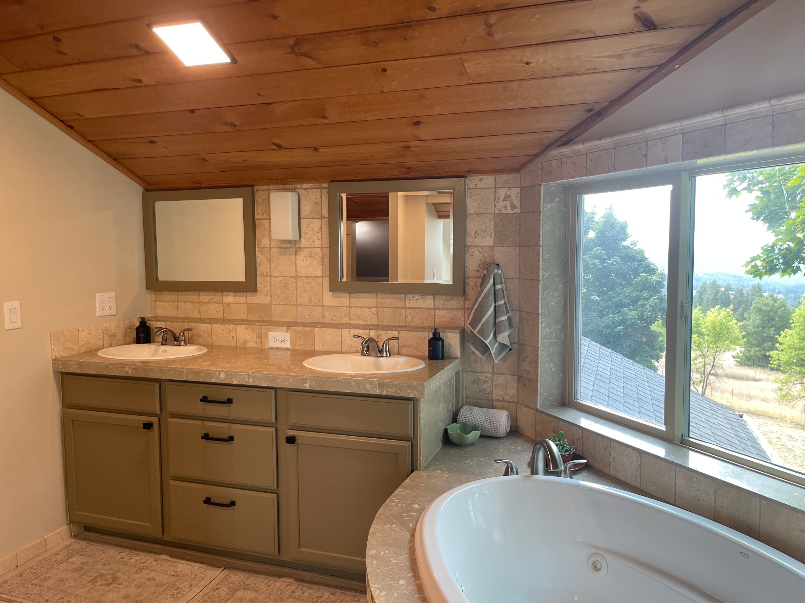 View Retreat on a Mtn in Spokane's South Hill Area - Photo 8