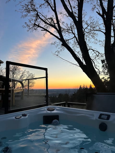 Relax in the spa with hydrotherapy jets