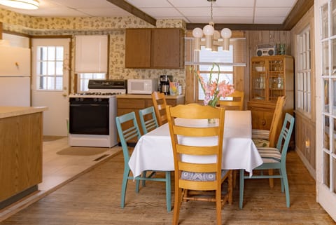 MTM Premier Beach Cottage on Lake Michigan Shore