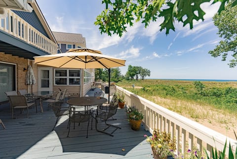 MTM Premier Beach Cottage on Lake Michigan Shore