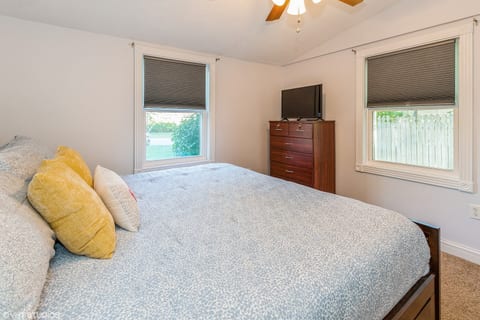 MTM Premier/Cozy 3 Bed/1 Full Bath