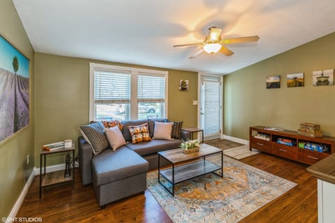 MTM Premier/Cozy 3 Bed/1 Full Bath