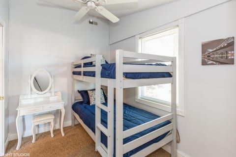MTM Premier/Cozy 3 Bed/1 Full Bath