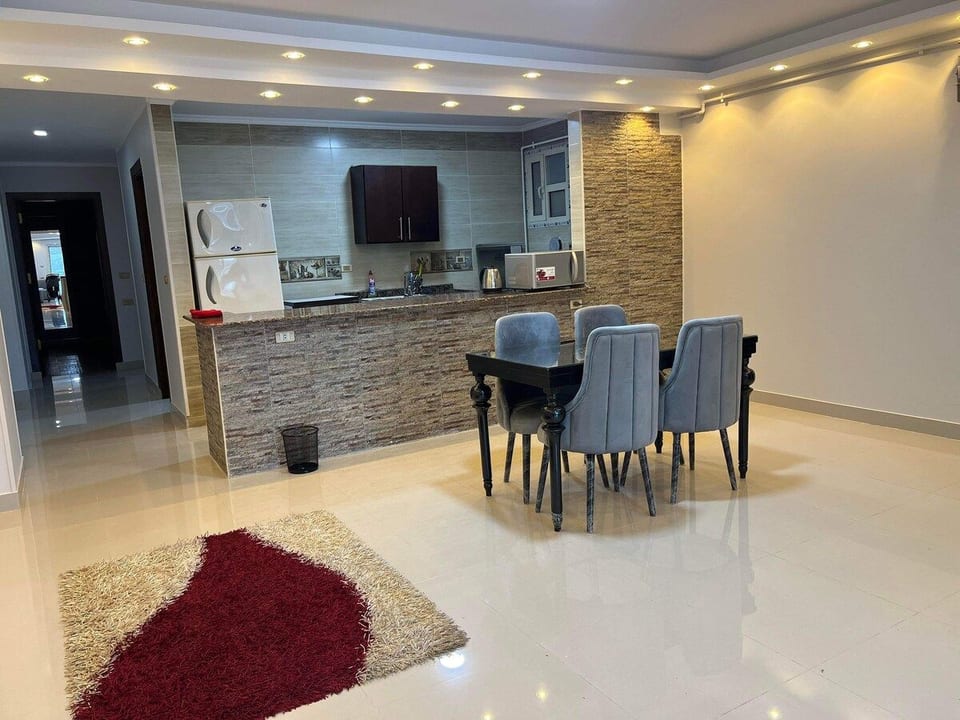 Comfy and luxurious central apartment east Cairo image 1