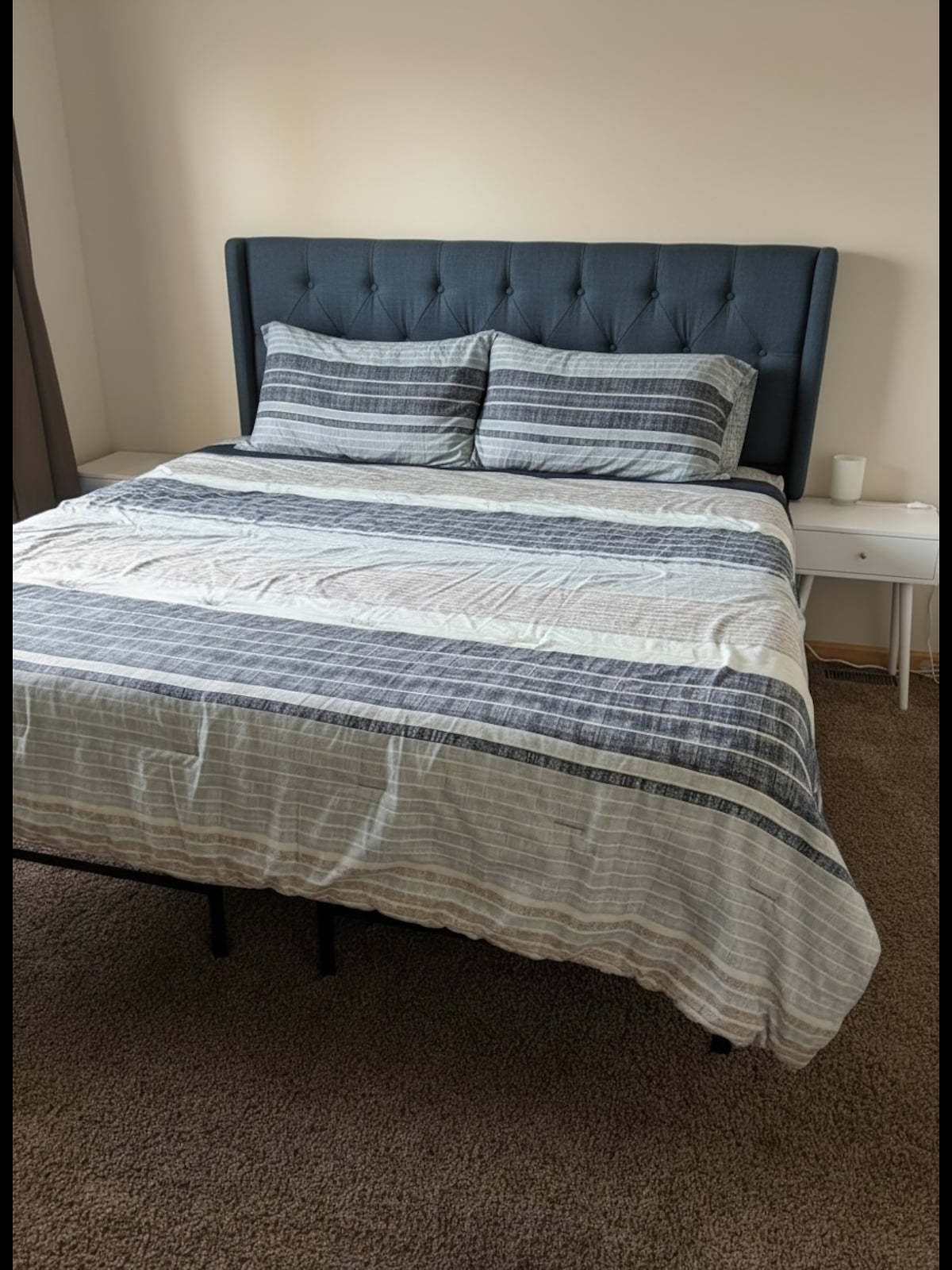 Comfy King Room+ Kitchenette (upstairs) image 7
