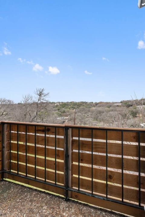 Walk to UT*parking*West Campus*Close to Downtown