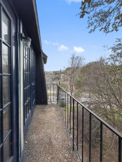Walk to UT*parking*West Campus*Close to Downtown