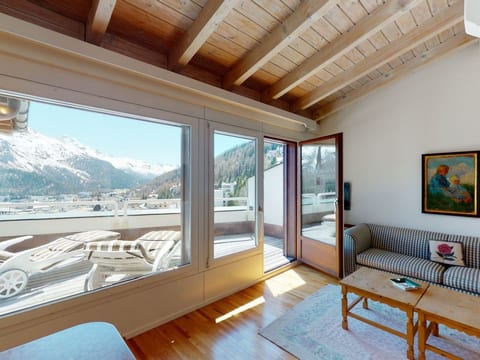 Apartment Tinus - Ruhige Wohnung im Zentrum von St. Moritz mit Aussicht
